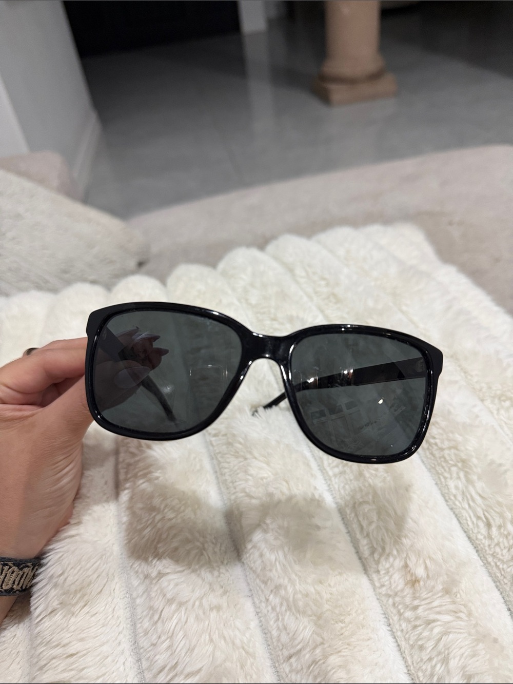 Burberry Black Sunglasses with Brown Striped Temples - Picture 2 of 4